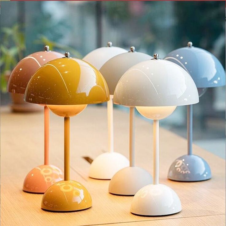 Rechargeable LED table lamp