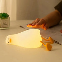 Kawaii Duck Night Light – Mobile Holder Rechargeable Silicone Lamp for Gifting & Decor