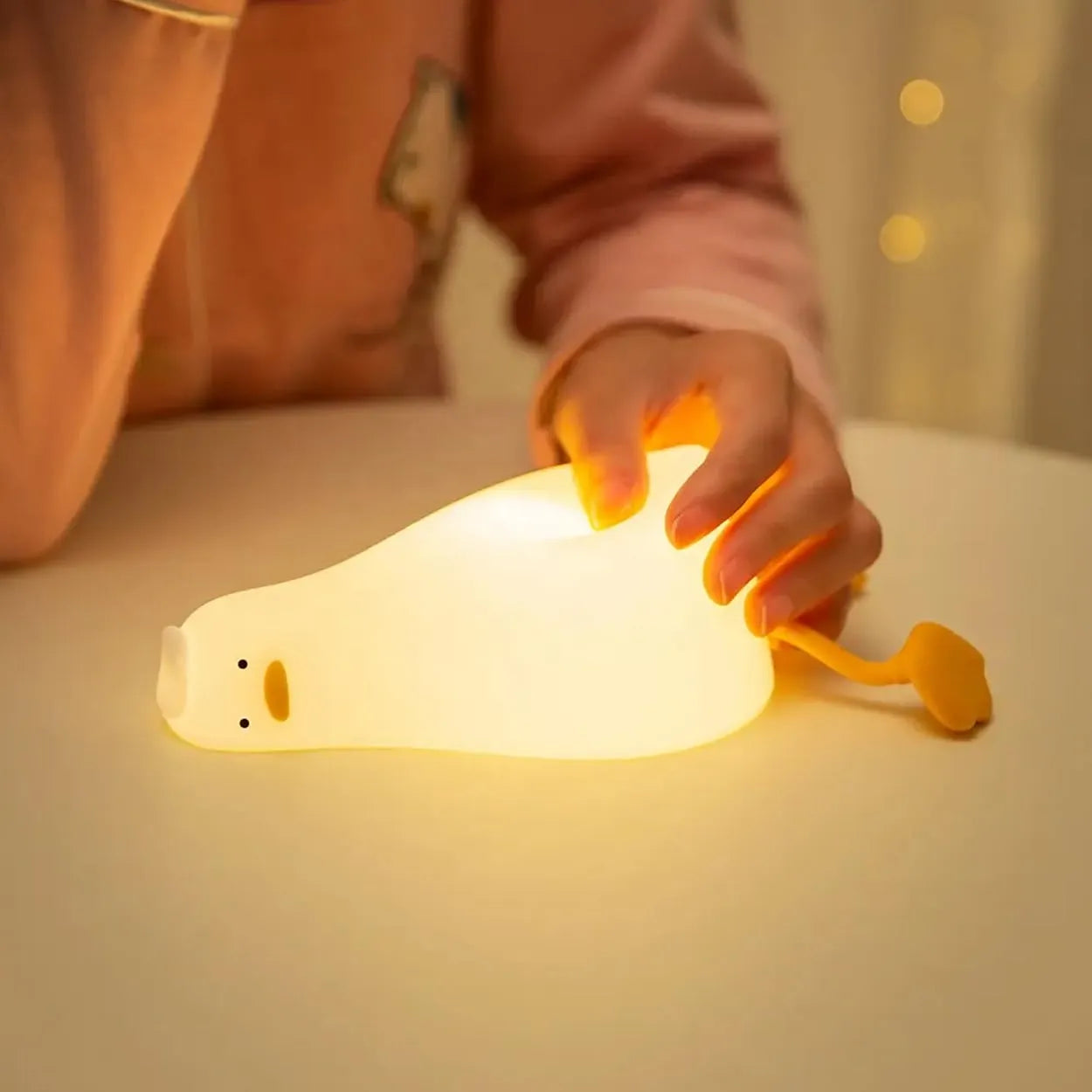 Kawaii Duck Night Light – Mobile Holder Rechargeable Silicone Lamp for Gifting & Decor