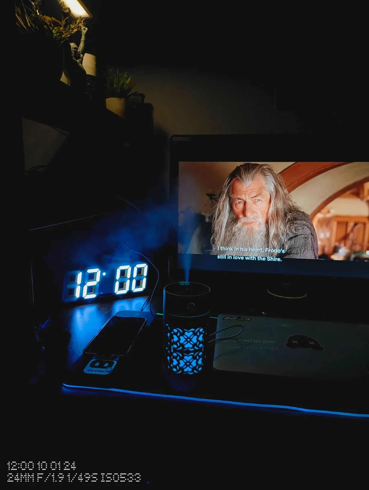 Magic Cup Humidifier – USB Portable Cool Mist Diffuser with LED Light | Mini Aroma Air Purifier for Desk, Car & Home Decor