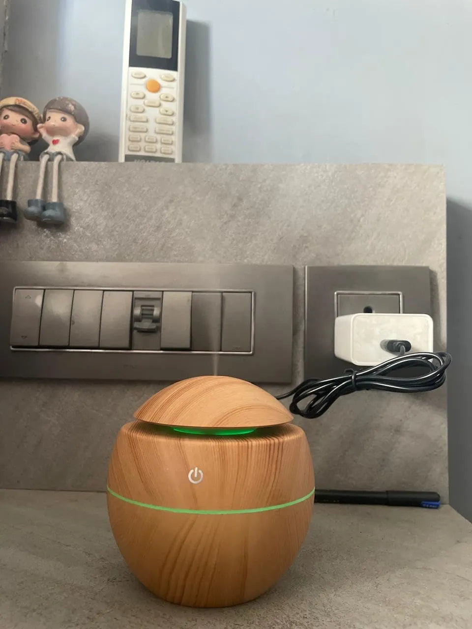 Dark Wood Grain Humidifier – USB Aroma Diffuser with Cool Mist & LED Light | Essential Oil Air Purifier for Bedroom, Office & Home Decor