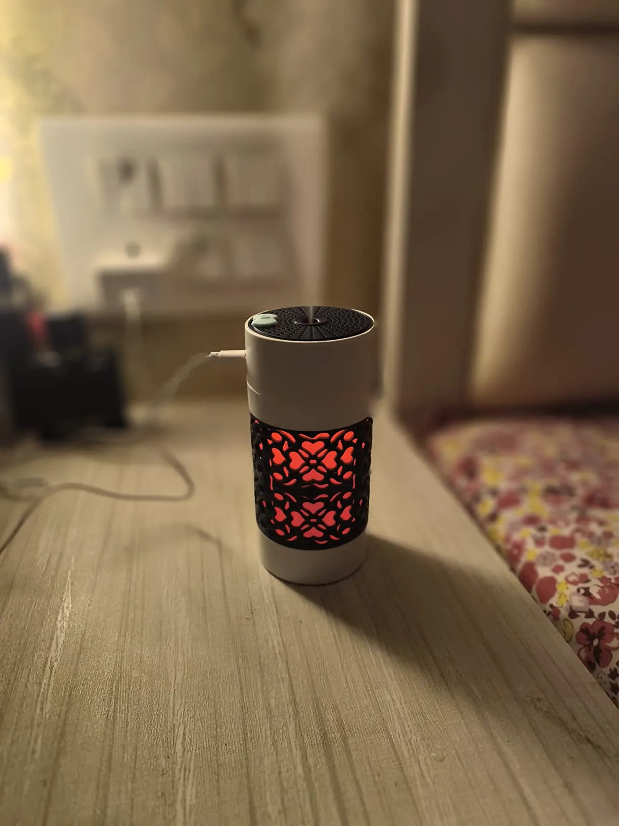 Magic Cup Humidifier – USB Portable Cool Mist Diffuser with LED Light | Mini Aroma Air Purifier for Desk, Car & Home Decor