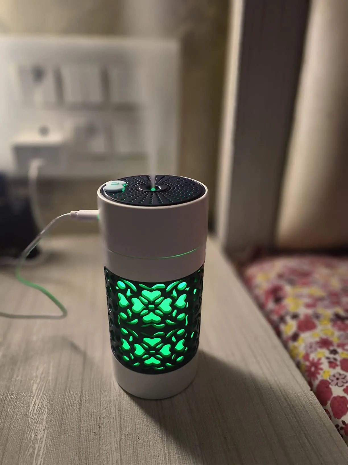 Magic Cup Humidifier – USB Portable Cool Mist Diffuser with LED Light | Mini Aroma Air Purifier for Desk, Car & Home Decor