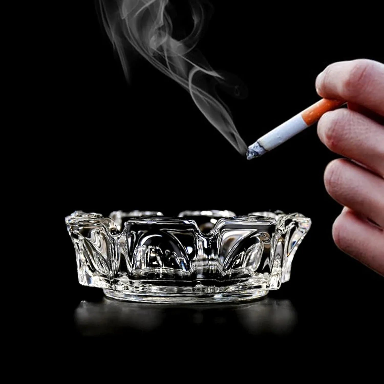 Luxury Crystal Glass Ashtray – Heavy Round Design for Tabletop, Bar, Lounge & Party Decor