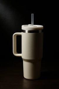 1180ml Stainless Steel Insulated Tumbler with Handle & Straw – Big Mood Mug for Coffee, Water, Iced Drinks | Leak-Proof, BPA-Free, Travel-Ready & Desk-Approved – Sip Hot, Sip Cold, Stay Kalesh