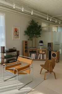 Levitating Floating Table Lamp - Kalesh Monk