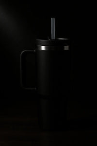 1180ml Stainless Steel Insulated Tumbler with Handle & Straw – Big Mood Mug for Coffee, Water, Iced Drinks | Leak-Proof, BPA-Free, Travel-Ready & Desk-Approved – Sip Hot, Sip Cold, Stay Kalesh