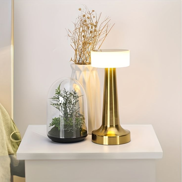 Rechargeable LED table lamp