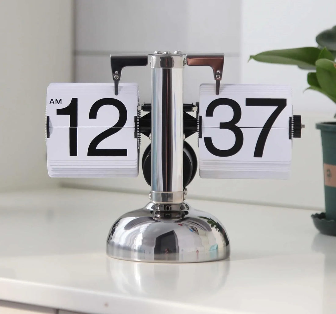 Retro Mechanical Flip Clock – Vintage Desk Timepiece with Internal Gear Display, Battery Operated, Industrial Design for Home & Office Decor