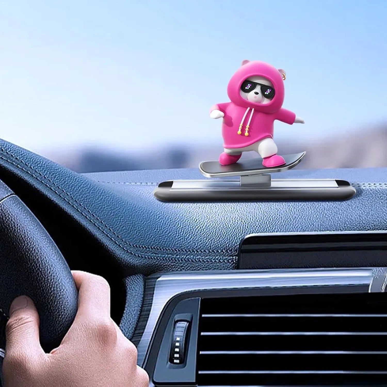 Sliding Bear Dashboard Toy – Wind-Up Skateboard Animal Figurine for Car Decor, Home Shelf & Desk Fun – No Battery Motion Ornament